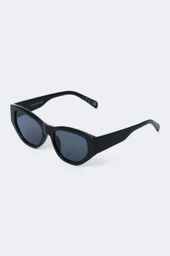 New Gina Tricot Angular cateye sunglasses Zwart