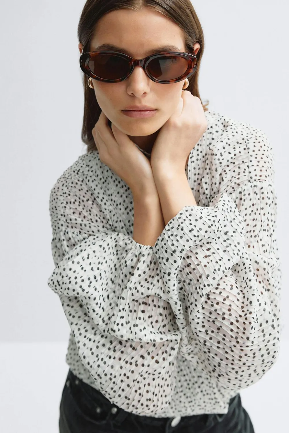 Discount Gina Tricot Angular sunglasses Bruin