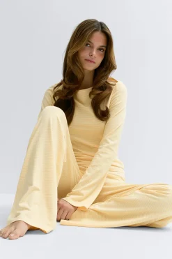 Best Gina Tricot Low waist loungewear trousers Geel