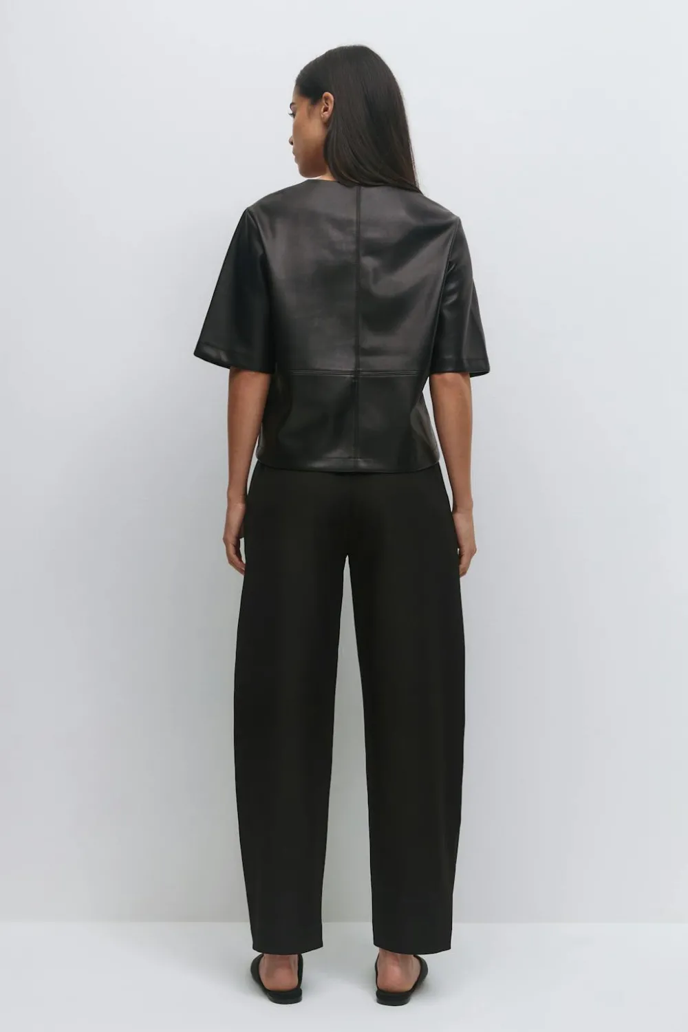 New Gina Tricot Mid waist barrel trousers Zwart