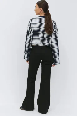 Hot Gina Tricot Ultra low flare jeans Zwart