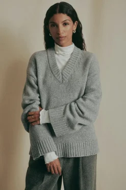Clearance Gina Tricot V-neck knitted wool sweater Grijsv